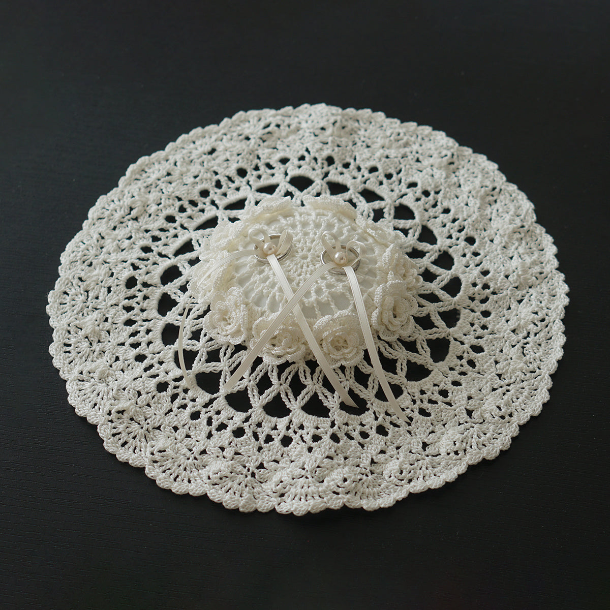 [Classic] Ring pillow/hand-knitted lace